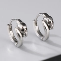 Vintage Silber Totenkopf Creolen aus Edelstahl mit detaillierten Skelettschnitzereien - Totenkopf-Stil (KE111069-OT)
