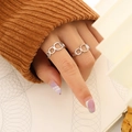 Minimalistische zilveren vierkante open ring van titaniumstaal om de vinger van een vrouw - Maat 7 (Verstelbaar) / Vierkante Holle Open Ring / Zilver