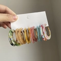 Detalle de aretes de aro en C de resina con estampado de leopardo en un set de seis - Aro Dorado - Mezcla Colorida (Juego de 12 Pares)
