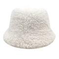 Primer plano del gorro de peluche blanco con textura de piel sintética y rizado suave - M (56-58cm) / Blanco