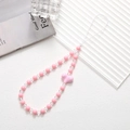 Rosa Herz-Handykette aus Acryl mit klaren Perlen für Damen, stilvolles Accessoire - Handykette / Rosa (K2928)