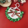 Bavoir de Noël au crochet fait main pour animaux avec froufrous verts et canne - Taille unique / Bavoir Sucre d'Orge