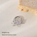 Makrodetail eines 11mm Edelstahl Nasenrings mit Marquise-Schliff Kristallbesatz - YHQY-2022