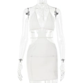 Dettaglio dell'abito bianco in maglia con scollo all'americana, cut-out e lacci in vita - L / Stile Corto / Bianco