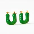 Boucles d'oreilles en U avec émail vert émeraude et fermoir en métal doré - Vert (KED1799)