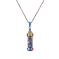 Détail du pendentif flacon de parfum arc-en-ciel avec pierres bleues et chaîne métal - Gravier de Lapis-lazuli