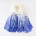 Farbverlauf-Schal aus Baumwolle und Leinen in Creme und Blau mit feinen Fransen am Rand - 180*90CM / Cremeweiß Blau Farbverlauf