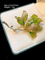 Detail shot of luxury flower brooch with size 6.1cm by 4.3cm in elegant jewelry box - Gold Tulip with Pearl (TB1530)
