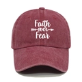 Détail de la broderie Faith over Fear sur la casquette vintage en coton bordeaux - M(56-58cm) / Bordeaux