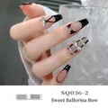 Faux ongles style français avec bouts noirs et breloques nœuds argentés - Nœud Argenté