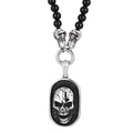 Collier pour hommes en acier titane avec perles d'agate noire et crânes argentés - Style Ovale Lisse (KN230596-K)
