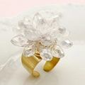 Eleganter goldfarbener Ring mit Kristallblumen-Perlen-Design auf dekorativem Grund - Kristallblumen-Stil (R0372-02)