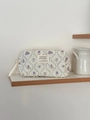 Détail d'une trousse de maquillage matelassée avec lapin et fermeture éclair en coton - Lapin Violet à Dentelle - [Sac Octogonal]