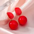 Elegante 925er Silberohrringe mit roter Emaille und großen roten Perlenanhängern - 18mm / Rot