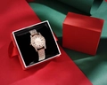 Orologio al quarzo dorato di lusso con strass bianchi in una scatola regalo rossa - Stile orologio / Rosso