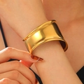 Polished gold-plated wide open bangle in stainless steel for a minimalist look - Glossy Wide Style (9164)