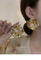 Orecchini a fiore dorati con trama radiale e perla centrale dal design floreale chic - Stile Perla Incastonata al Centro del Fiore Strutturato (69#) / Oro-Bianco