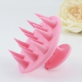 Spazzola per massaggio cuoio capelluto in silicone rosa con 19 setole e impugnatura - Rosa