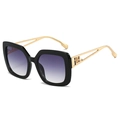 Mode Sonnenbrille mit schwarzem Quadratrahmen, goldenen Metallbügeln und lila Verlaufsgläsern - Schwarzer Rahmen Grauer Verlaufsglas