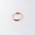 Detail eines roségoldenen, polierten Schlüsselrings aus Edelstahl für DIY-Zubehör - 25mm / Roségold