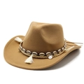 Sombrero de vaquero de fieltro marrón con banda étnica de conchas y borlas - M (56-58cm) / Camel