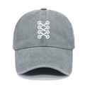 Dettaglio del cappellino da baseball in denim grigio lavato con grafica bianca e visiera curva - M (56-58cm) / Grigio chiaro
