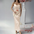 Robe longue en satin champagne avec fente latérale et détails froncés pour les soirées - S / Champagne
