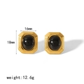 Dettaglio orecchini ottagonali dorati con pietra nera ovale, misura 16mm x 18mm - Orecchini a bottone ottagonali dorati con pietra nera (TE6462)