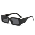Occhiali da sole neri con montatura quadrata e aste spesse per un look street di tendenza - Montatura Nera Lenti Grigio Nero