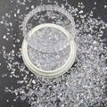 Makroaufnahme von irisierendem Glas-Ziersteinen im Glas für DIY Nagelkunst und Handwerk - 1.5-3MM In Dosen / Irisierende Graue Steine