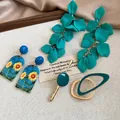 Set di 3 paia di orecchini vintage con petali blu, girasoli e forme geometriche verdi - Combinazione di Girasole e Nappa di Petali (HE29581) / Set di 3 Paia (Verde-Blu-Oro)
