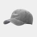 Dettaglio cappello da baseball in cotone lavato grigio con ricamo Dragon bianco - Regolabile / Grigio