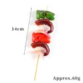 Modello realistico di spiedino di verdure grigliate artificiali con peperoni verdi - Grande Spiedino Barbecue - Calamaro e Peperone Verde