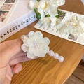 Pinza para el pelo camelia blanca con perlas brillantes y pequeños diamantes - Pinza de Camelia con Perlas de Imitación