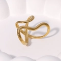 Anillo dorado minimalista con diseño abstracto de ondas y líneas fluidas modernas - Abierto Ajustable / Dorado