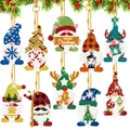 Detalle de 9 llaveros de diamantes 5D DIY de gnomos navideños con cierres de metal dorado - Juego de 10 Gnomos de Navidad