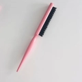 Spazzola professionale rosa a tre file per cotonare con coda a punta e setole nere - Impugnatura in Legno / Rosa