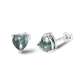 Vue détaillée de boucles d'oreilles cœur en argent S925 avec agate mousse verte - Clous en Cœur