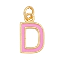 Rosafarbener Emaille-Buchstabe D Anhänger mit goldenem Metallrand auf Weiß - Rosa-Buchstabe D