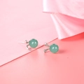 Niedliche S925 Silber Hasenohrstecker mit grünen Jadeperlen auf rosa Seidenband - Süße Hase Ohrstecker