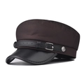 Dettaglio del berretto militare vintage in tessuto twill marrone scuro con fibbia ad ancora - M (56-58cm) / caffè