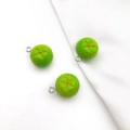 Tre ciondoli a forma di lime verde in resina con trama realistica per gioielli fai da te - 15x18mm / Arancia Verde