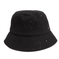 Primer plano detallado de un sombrero de pescador de lana negra con purpurina y logo metálico - M (58cm) / Negro