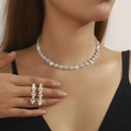 Parure de bijoux de mariée argentée élégante avec perles et strass sur modèle - Perle/Strass / Style Perle (DTN14027238S-PE)