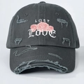 Berretto da baseball grigio scuro invecchiato con ricamo rosa e testo LOST LOVE - Taglia unica / Grigio