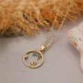 18K vergulde ketting met maan en ster hanger bezet met blauwe en heldere zirkonia steentjes - Maan & Ster / Goud