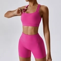 Set da yoga rosa con pantaloncini a vita alta e reggiseno sportivo contenitivo - Magenta-Completo pantaloncini