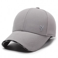 Casquette de baseball grise avec logo brodé et imprimé lettres sur le rebord - Réglable / Gris clair