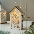 Houten kersthuisje met LED verlichting, rendier gravure, decoratieve lantaarn 19cm - Kersthut A (19cm)