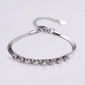 Bracciale a catena piatta in acciaio inossidabile argento con otto cristalli chiari - Color Acciaio